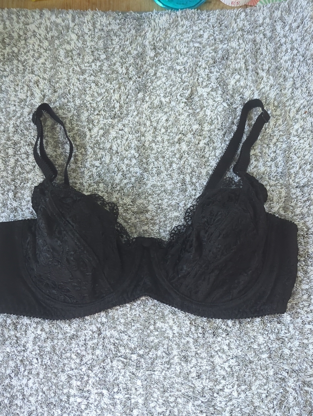 Embroidered Black Lace Underwire Bra - Elegant Support 36C